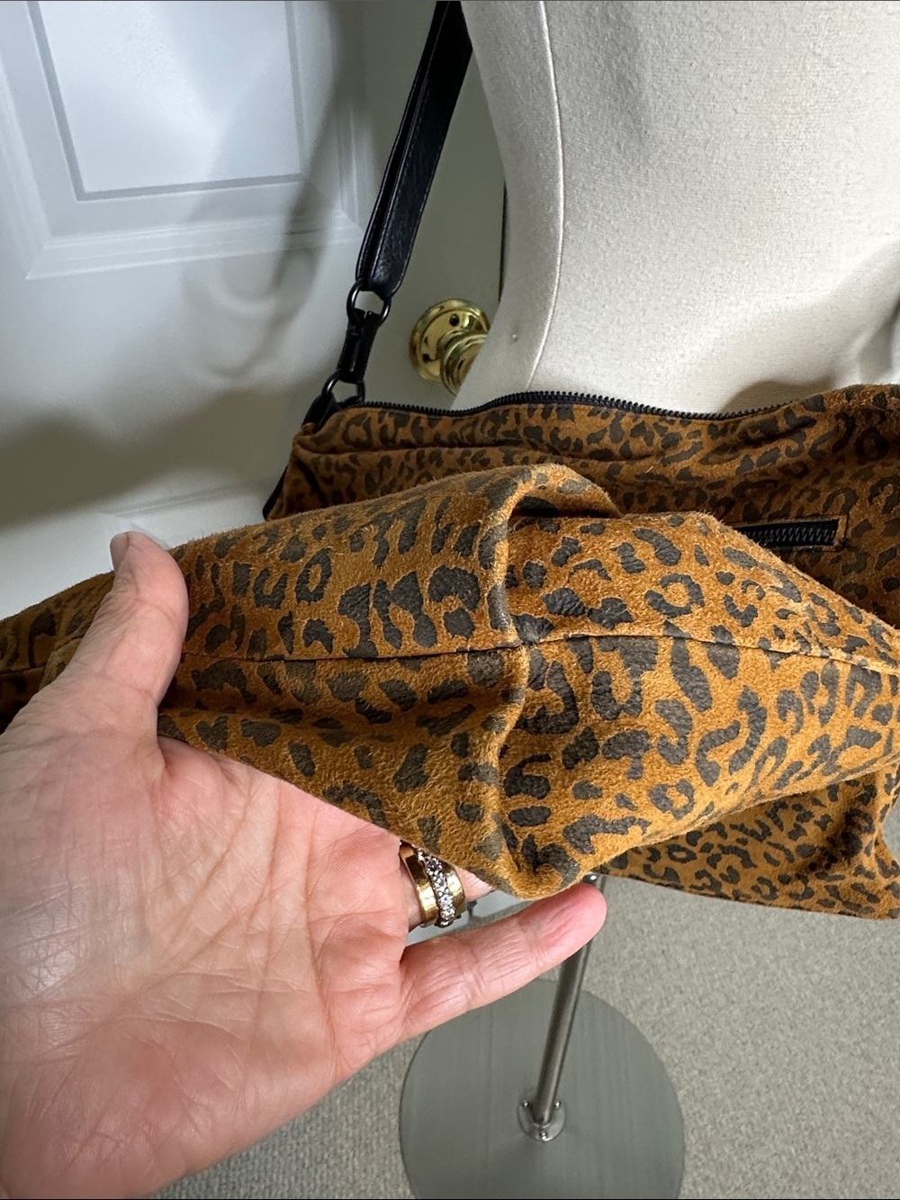 Daniella Lehavi leopard-print suede shoulder/crossbody bag - Picture 5 of 12